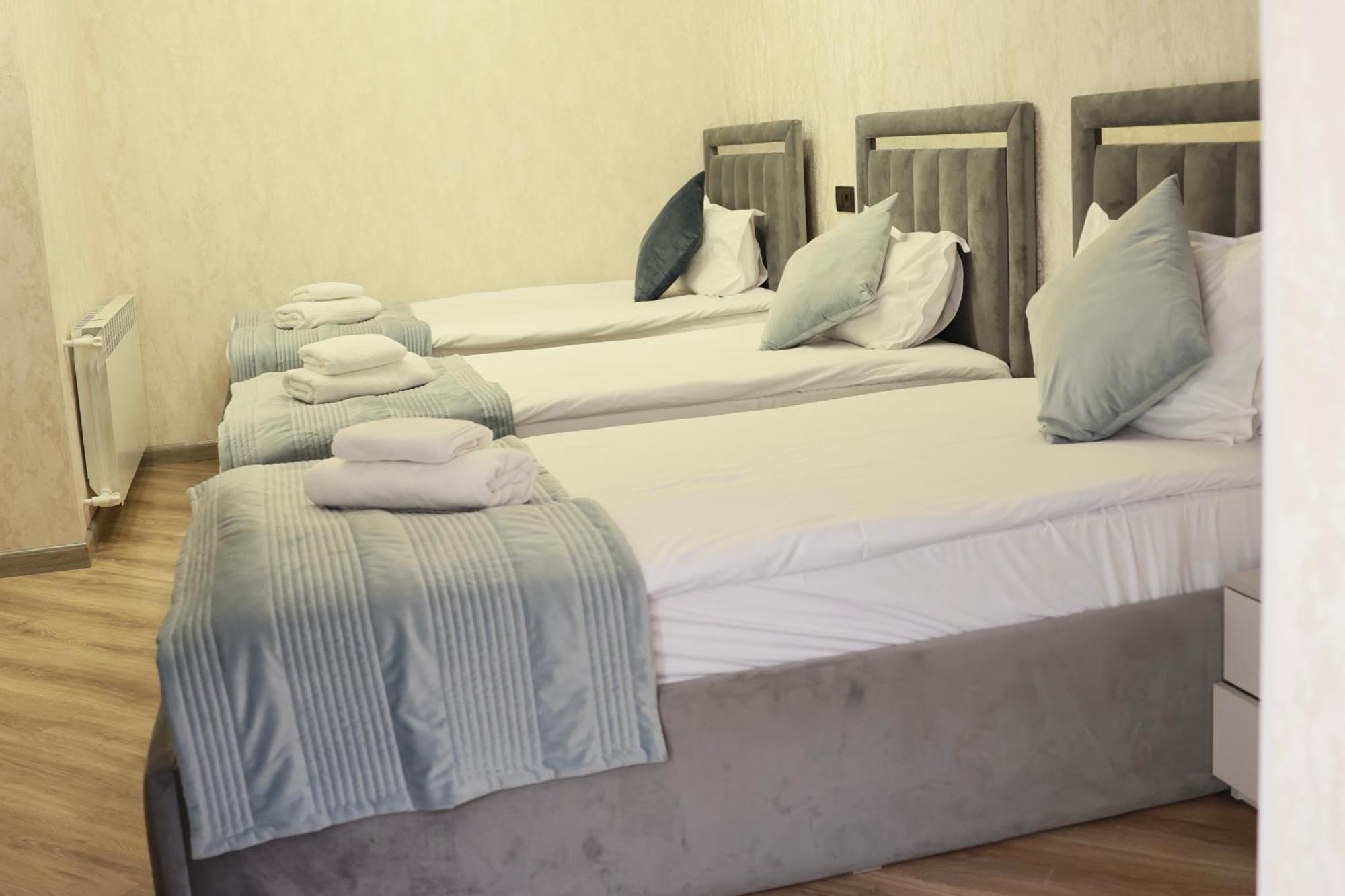 Royal Renaissance Hotel Yerevan Room photo