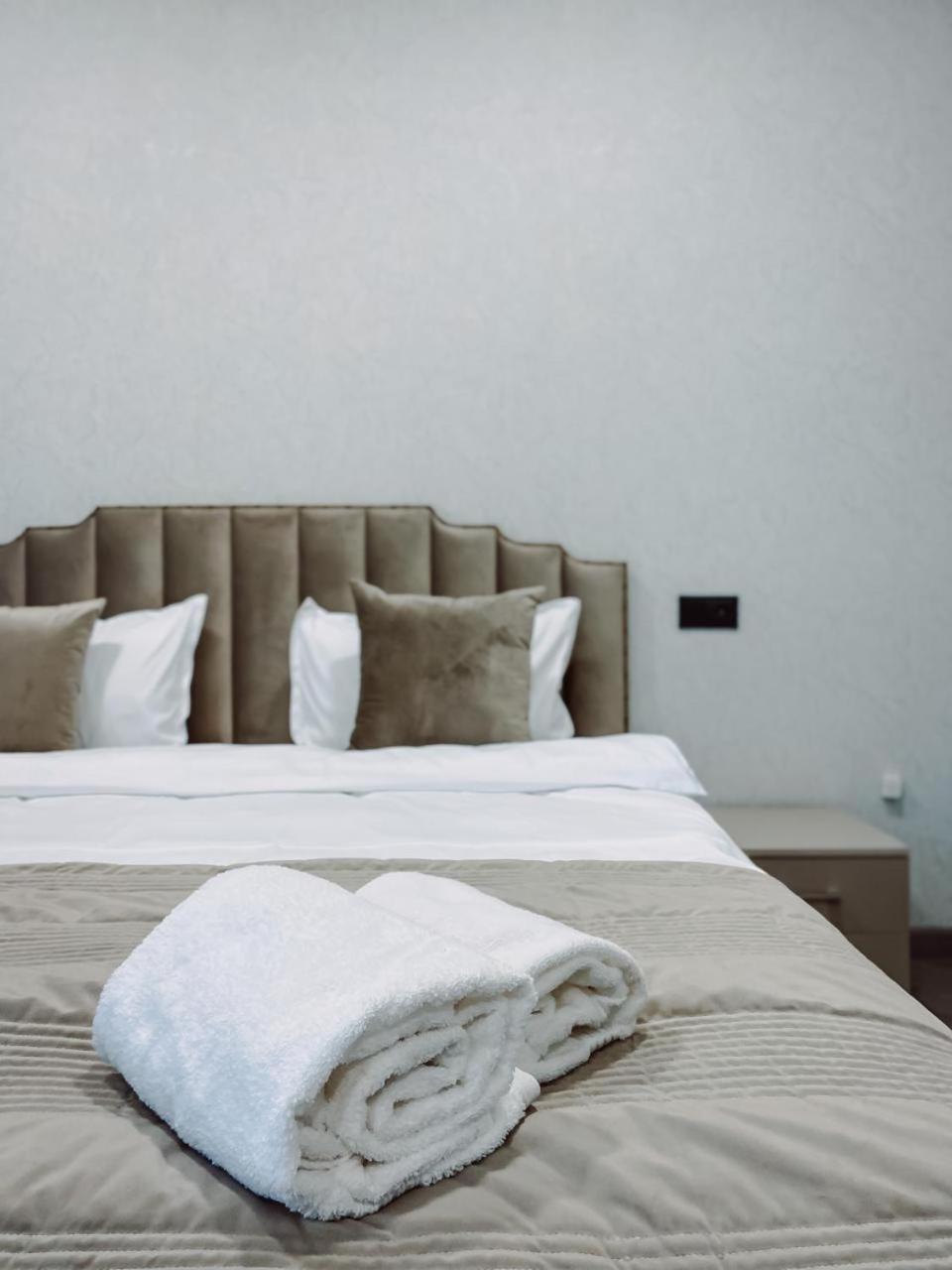 Royal Renaissance Hotel Yerevan Room photo